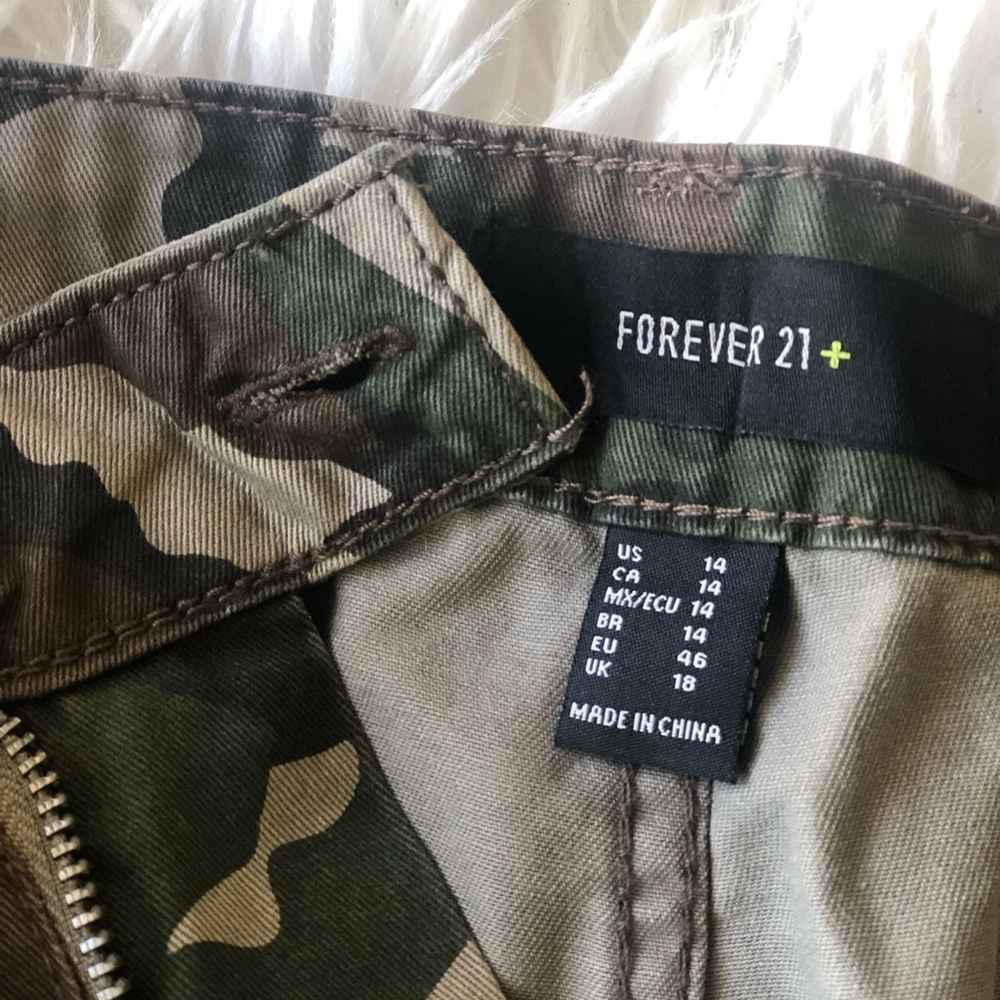 Forever 21 Camp Jogger Pants Plus Size 14W - Picture 3 of 3